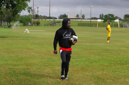 Red-and-gold-match-2024-00319